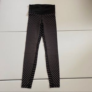 Lululemon size 4 speed wunder reflective leggings